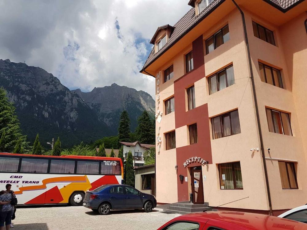 Hotel Iri Buşteni Exterior foto
