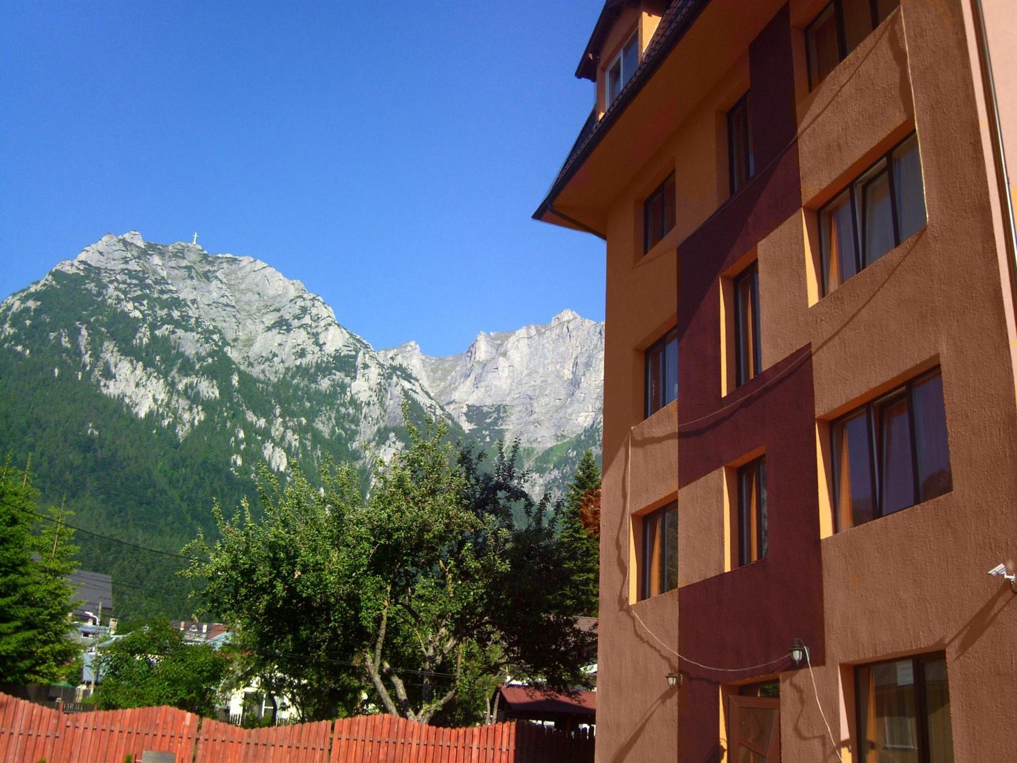 Hotel Iri Buşteni Exterior foto