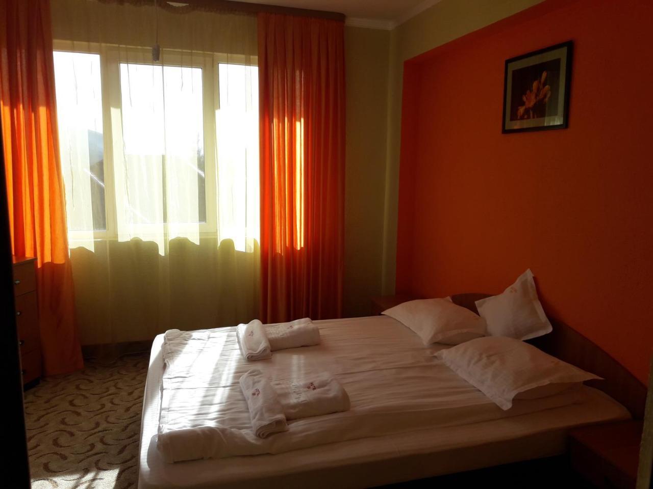 Hotel Iri Buşteni Exterior foto